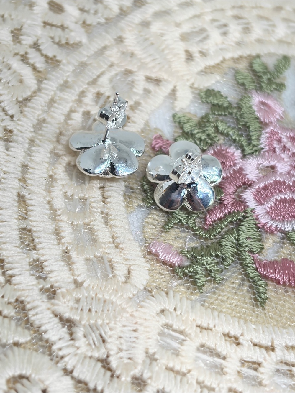 925 Sterling Silver Floral Stud Earrings Romantic Botanical Jewelry - Picture 4 of 6